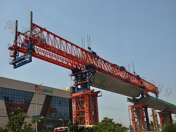 節(jié)段拼裝架橋機