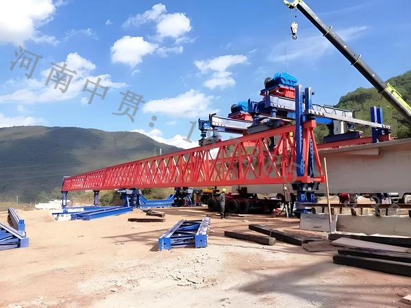 250噸架橋機發往貴州高速項目工地