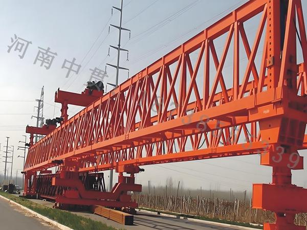 賀巴高速項目260噸自平衡架橋機