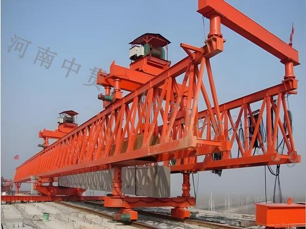 80噸100噸自行式架橋機發貨出廠