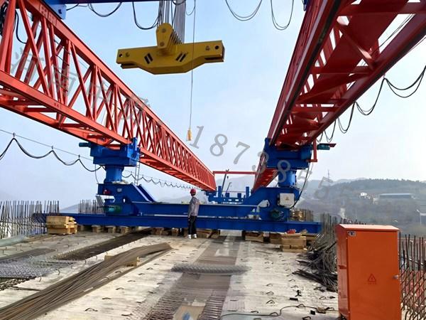 發往成都120噸自平衡架橋機